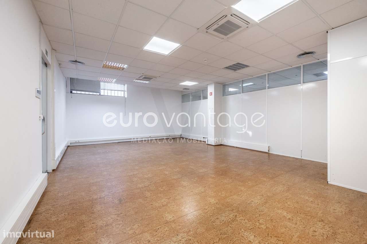Espaço Comercial / Armazém com 700 m² a 5 minutos de Leiria-8