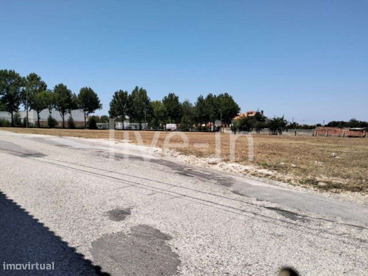 Terreno Urbano com Potencial Construtivo em Cacia-2