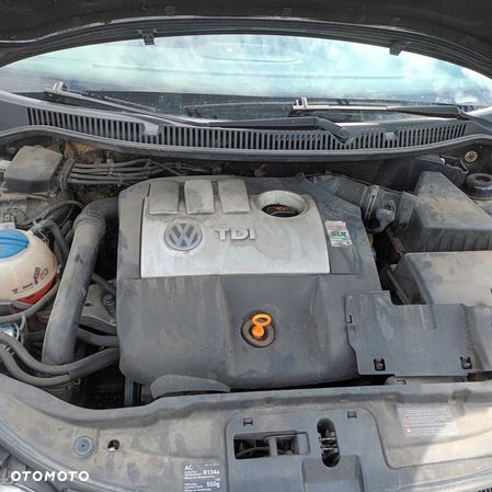 VW Polo 9N 1,4D SILNIK SŁUPEK BAY - 1