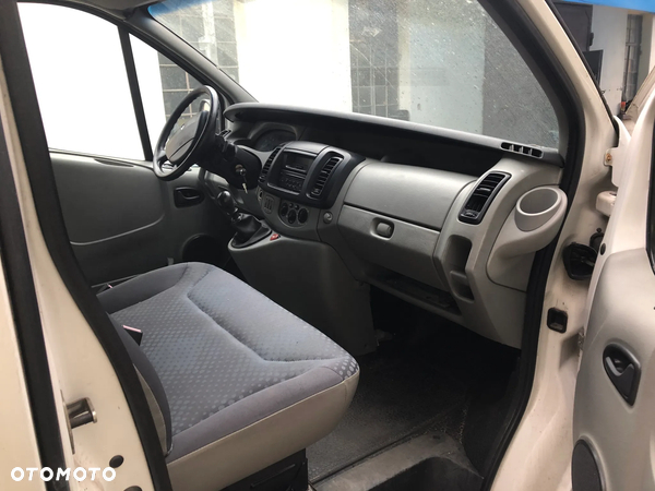 Renault Trafic - 2