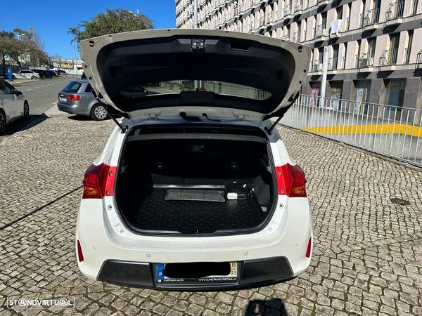 Toyota Auris 1.8 HSD Comfort +P.Sport+Navi - 23