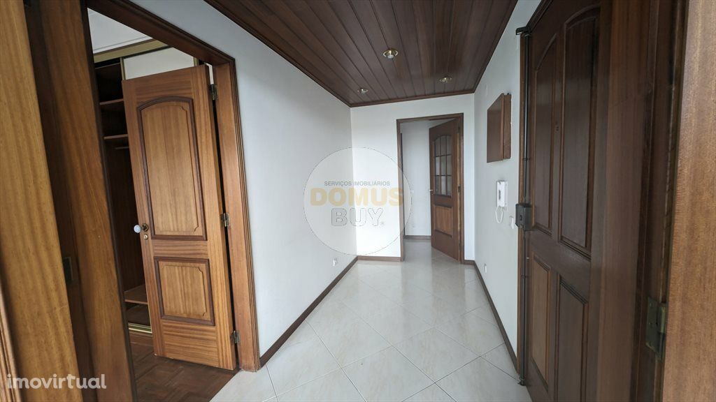 Apartamento T3 | 2 wcs | prédio com elevador - Centro Almada