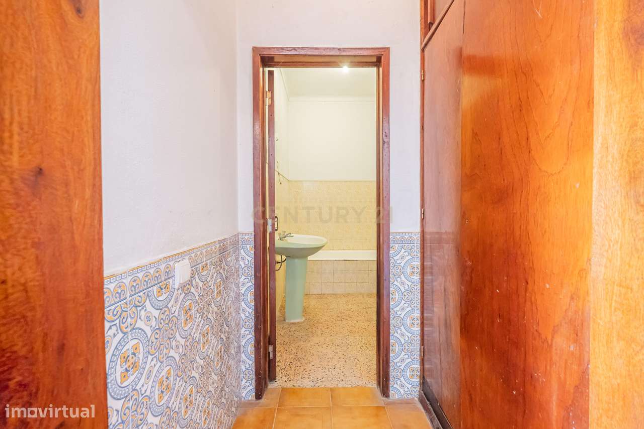 Moradia T3 com Quintal Amplo, Garagem e Anexo – Zona Tranquila da Moit-15