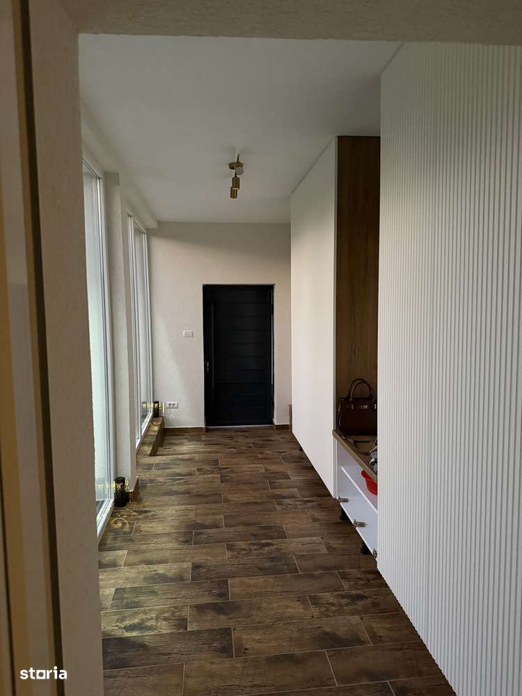 Casa de vanzare - Imagine principală: 5/10