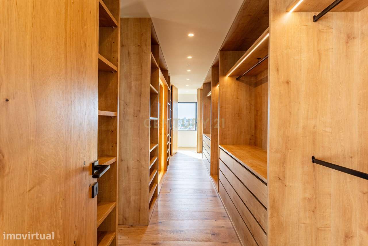 Moradia T4 + T0 Independente — Alto da Parede, Cascais-39