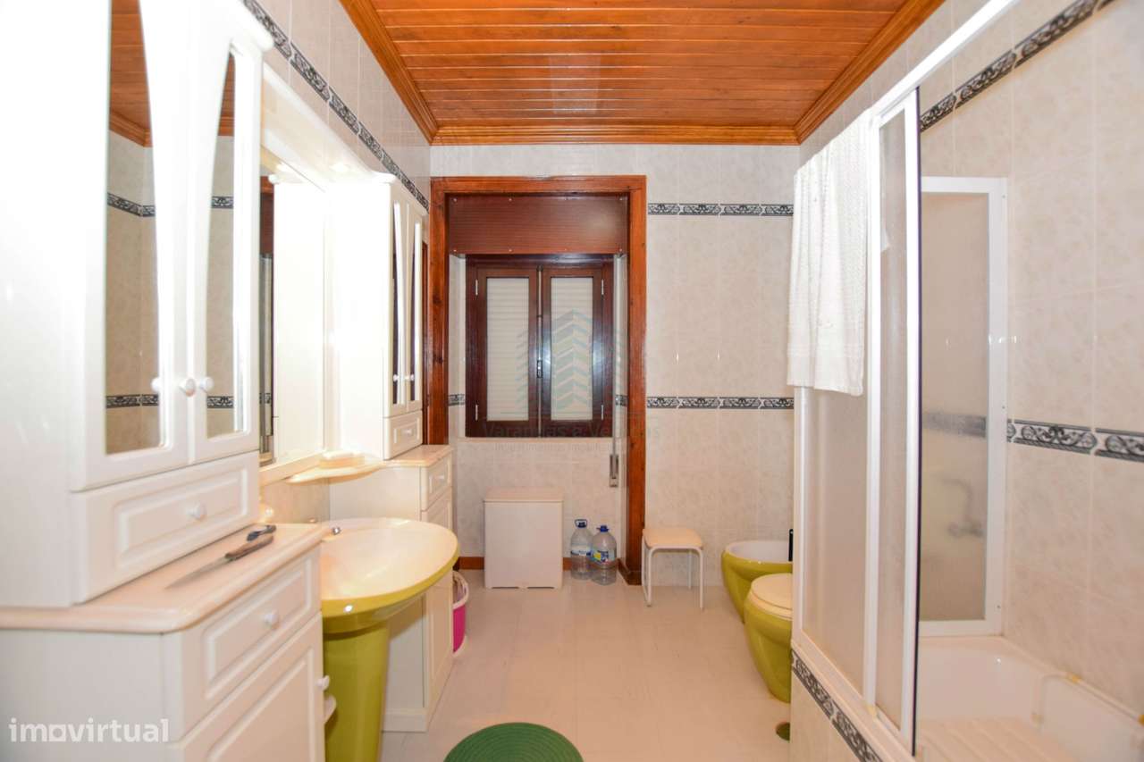 Moradia T7 com Garagem e Armazém - Alcorochel - Torres Novas-22