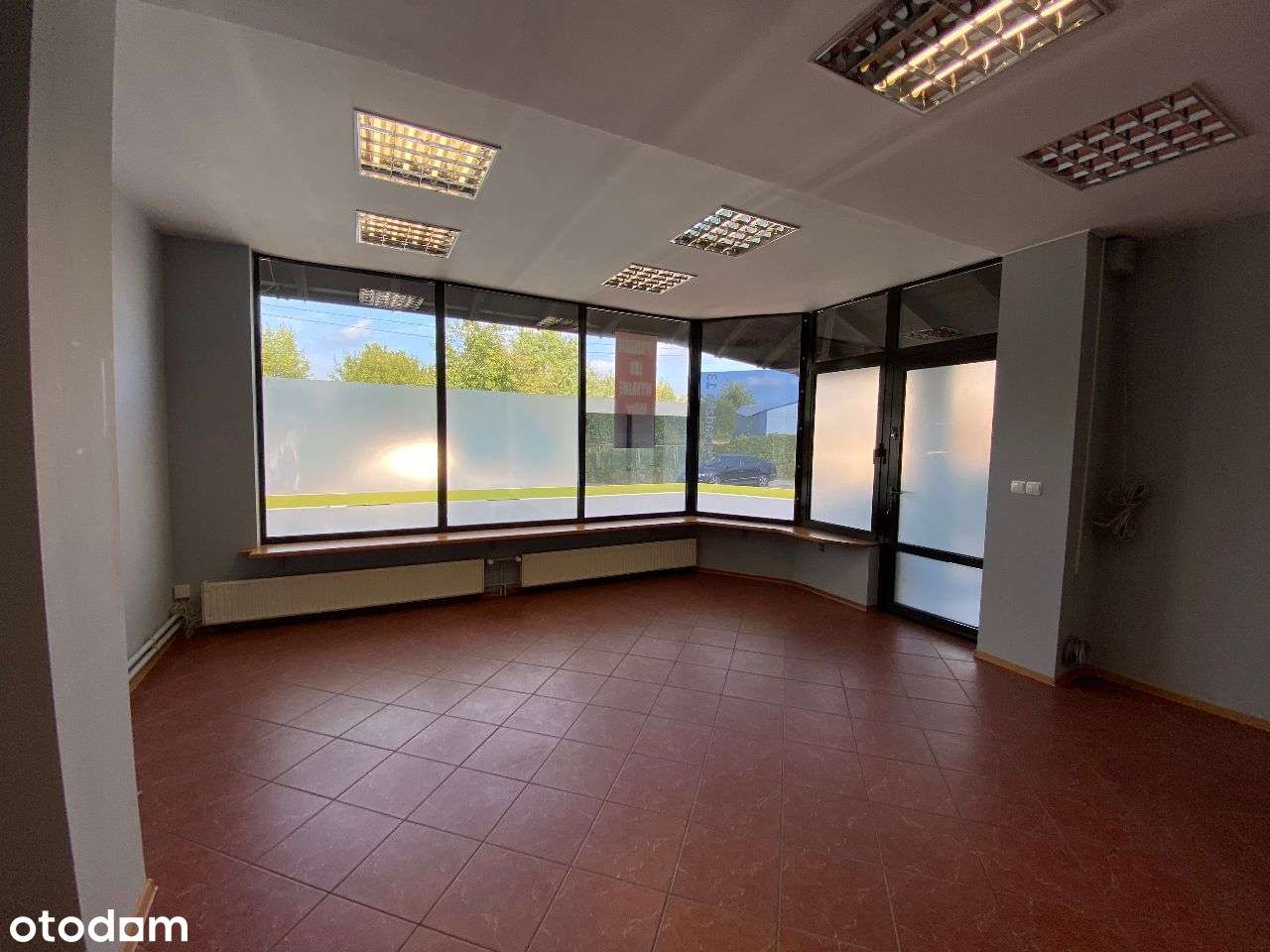 Magazyn z biurami, lekka produkcja np. krawiectwo - Pełny obrazek: 2/9