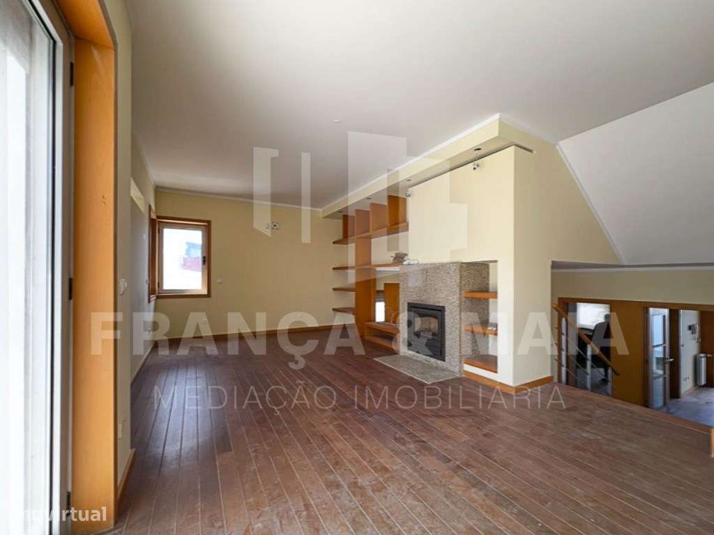 Moradia T3 Renovada com Áreas Excepcionais e Potencial até T5 em Pe...-7