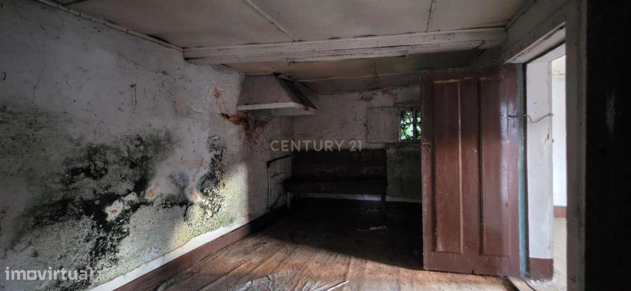 Moradia para restaurar - Constance, MCN-33