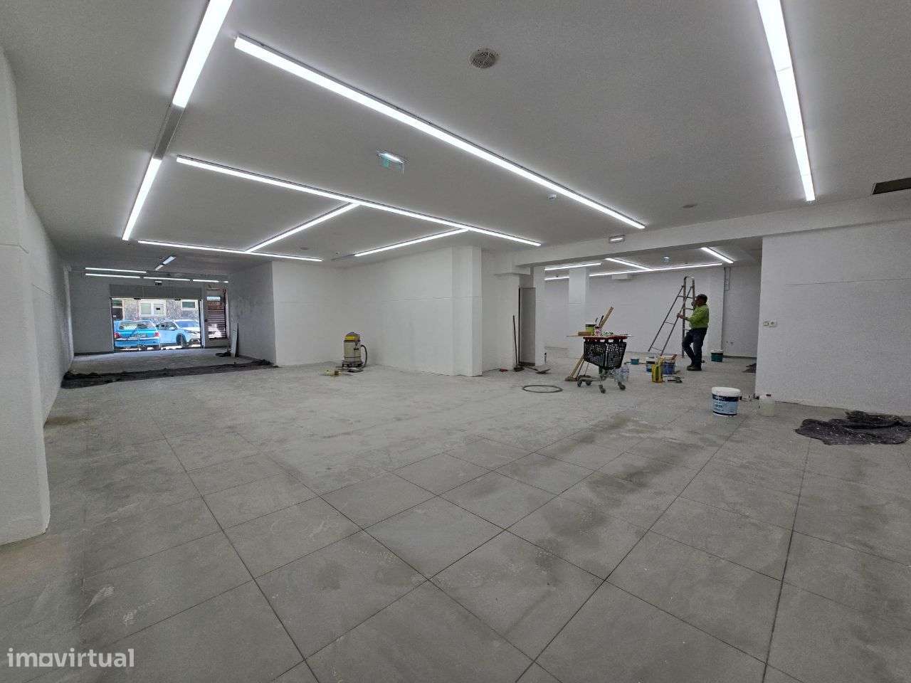 loja  com aprx.300 metros Almada com rendimento-5