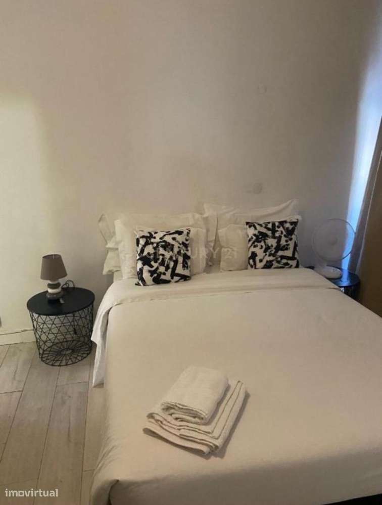 Apartamento T3 + 1 com Licença de Alojamento Local – Estrela/Campo de-19