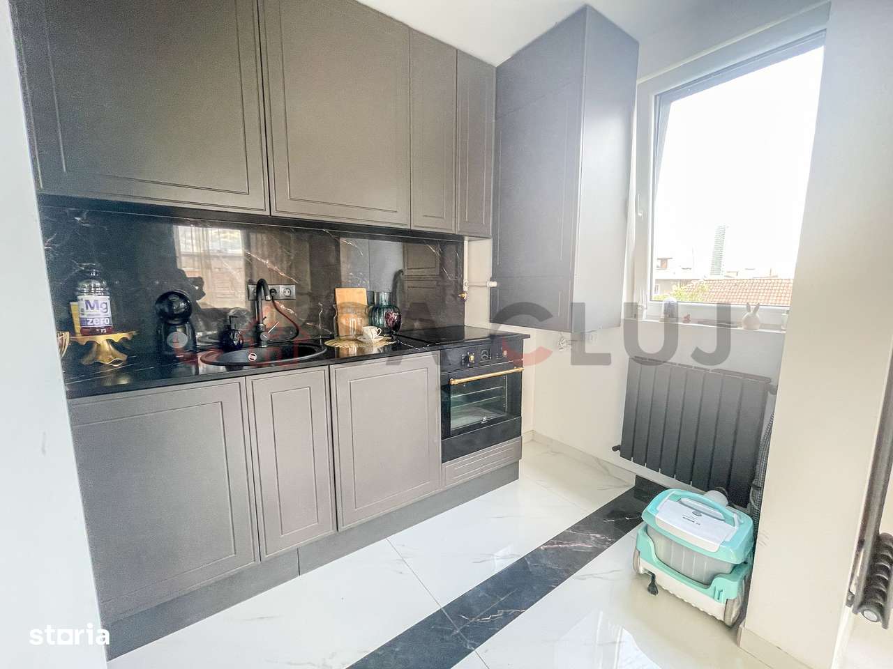 Ultrafinisat, zona semicentrala, cu doua locuri de parcare in subteran - Imagine principală: 4/7