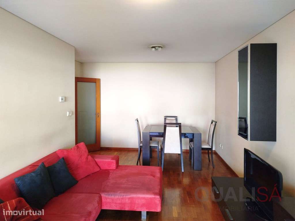 Apartamento T1 equipado e mobilado, com varanda e garagem perto da ... - Grande imagem: 4/23