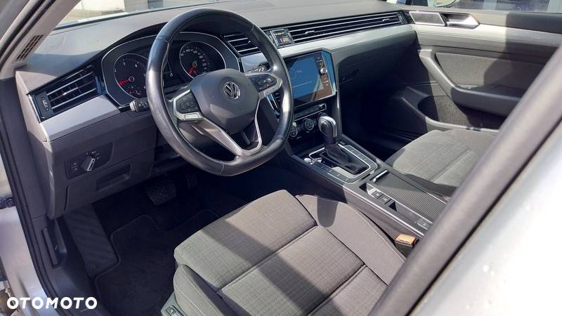 Volkswagen Passat - 15