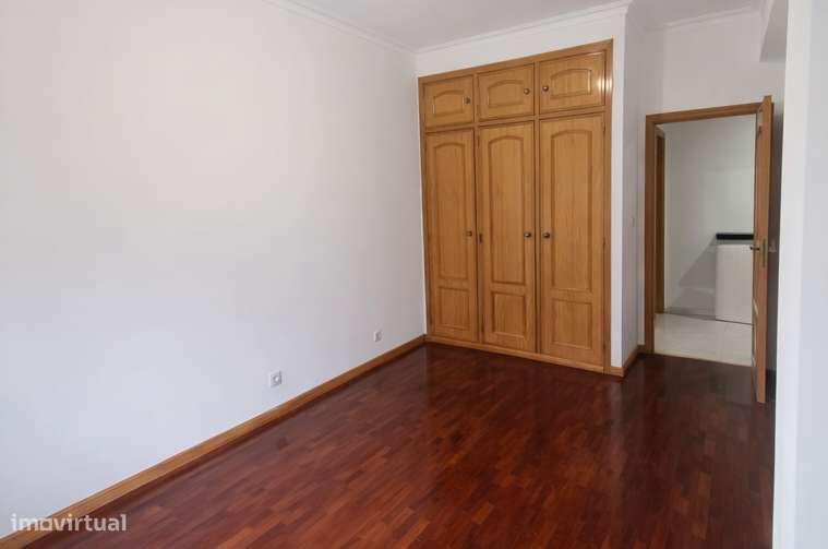 T2 com 85 m² em São Marcos | Av. do Brasil | Excelente localização - Grande imagem: 3/8