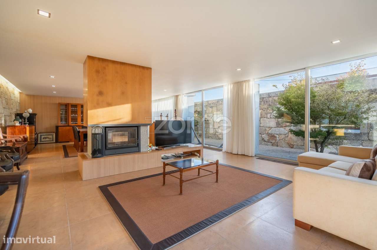 Moradia T4 com piscina | Esposende-5