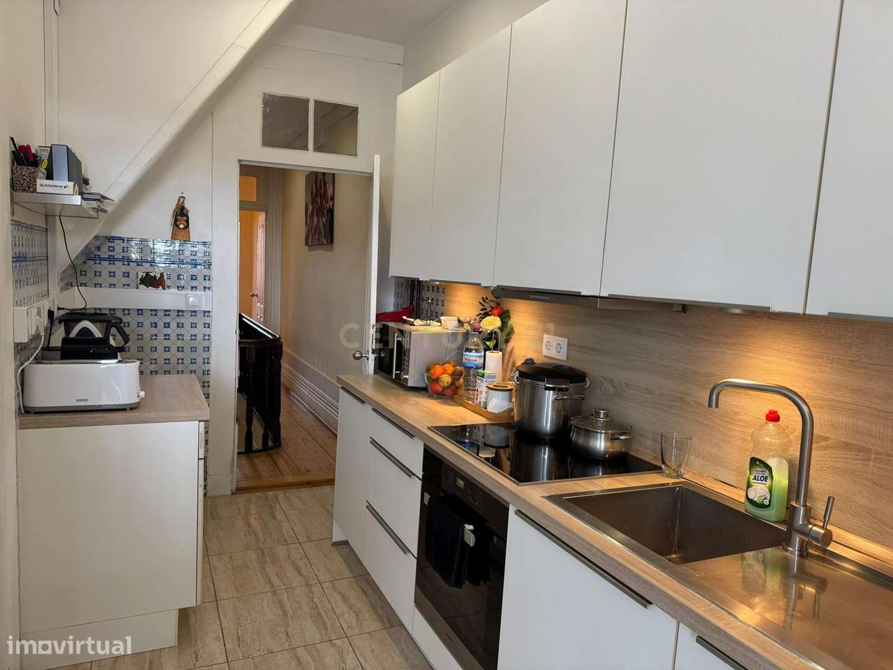 Prédio de Charme na Praça da República – Centro do Porto-10