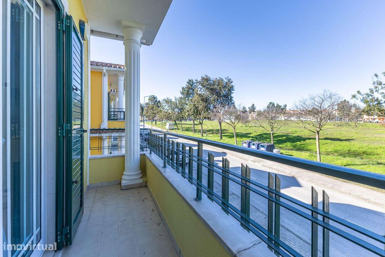 Moradia em Banda T4 | 3 Pisos | Aldeia de Paio Pires 490.000 € | 249 m-17