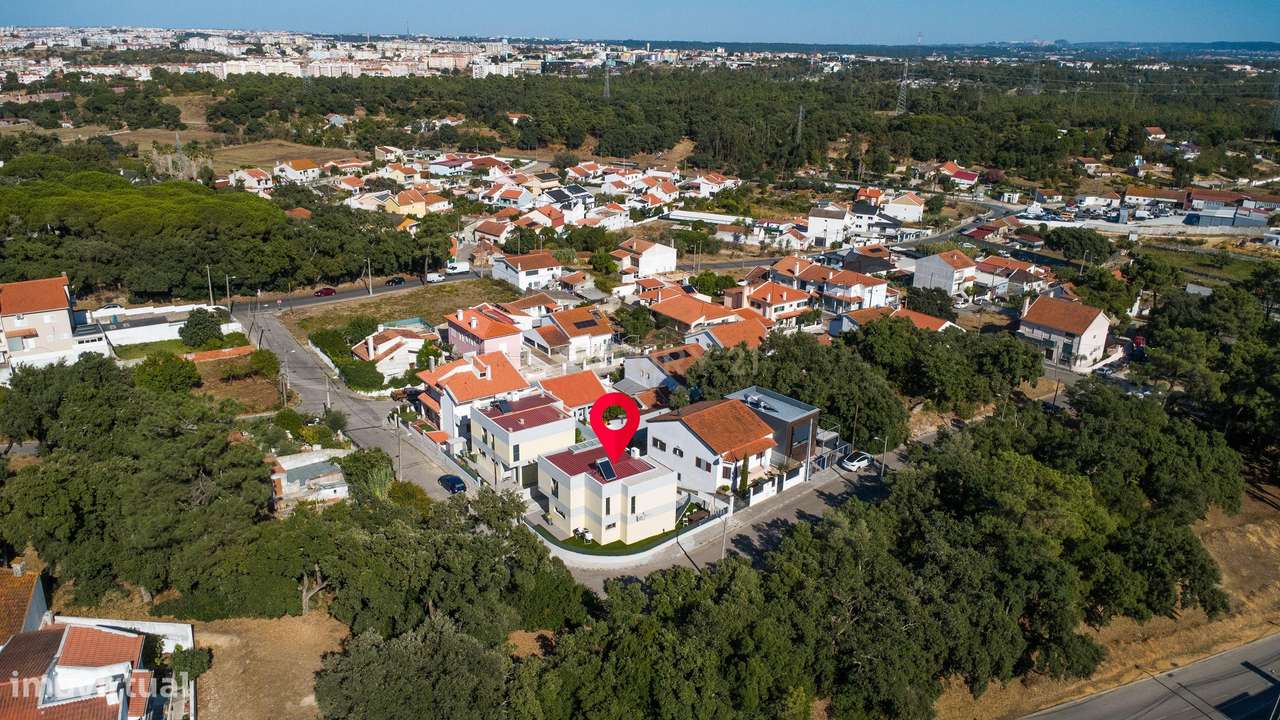 Moradia T3 + 2 com Piscina - Foros de Amora-43