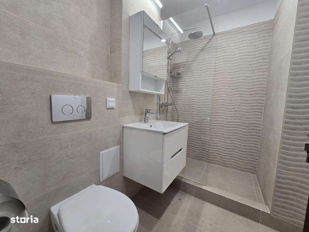 De vanzare Apartament 4 camere, zona Tolstoi.-11