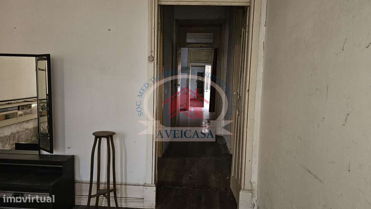 CASA GANDARESA EM VERDEMILHO PARA RECUPERAR-25