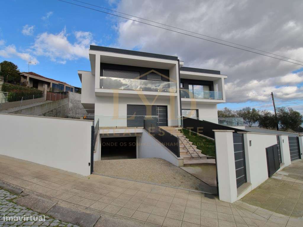 Moradia T3 + 1 Recezinhos (S.Mamede)-23