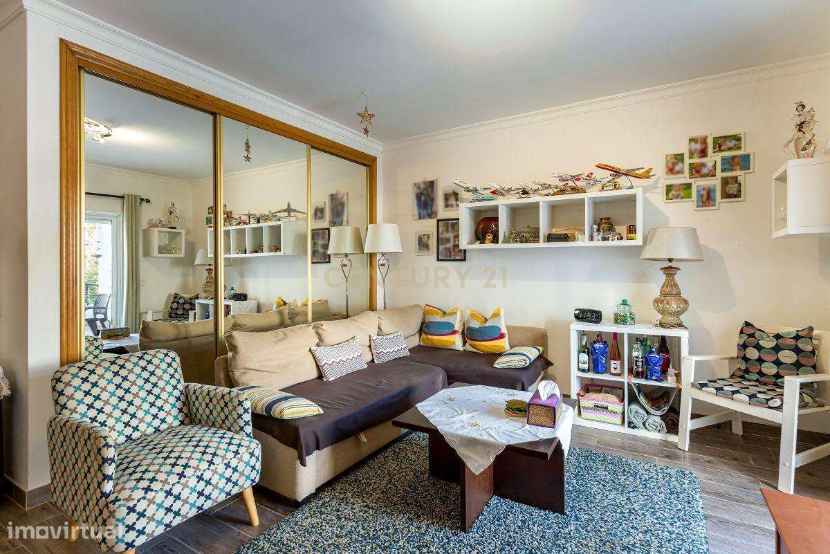 Apartamento T2 com Grandes Varandas e estacionamento no Mato Santo Esp - Grande imagem: 4/28