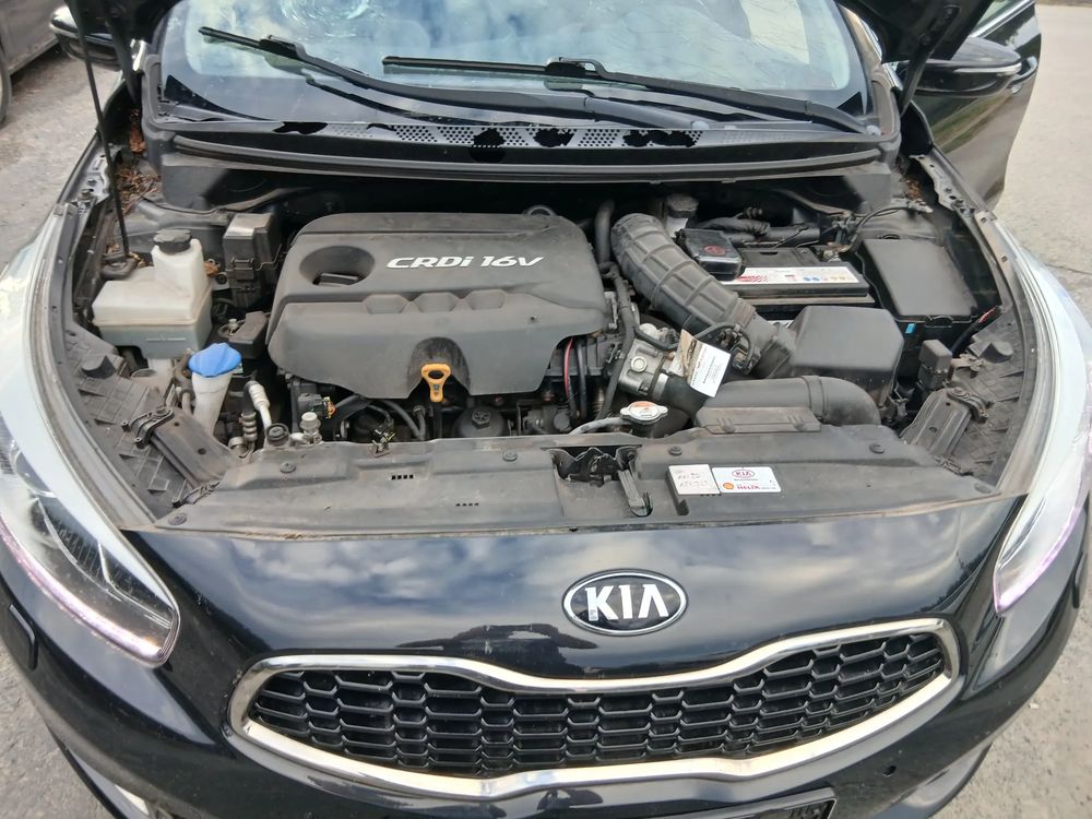 Kia Ceed II (2012-) 1.6 CRDi 128 Platinum Edition 2013