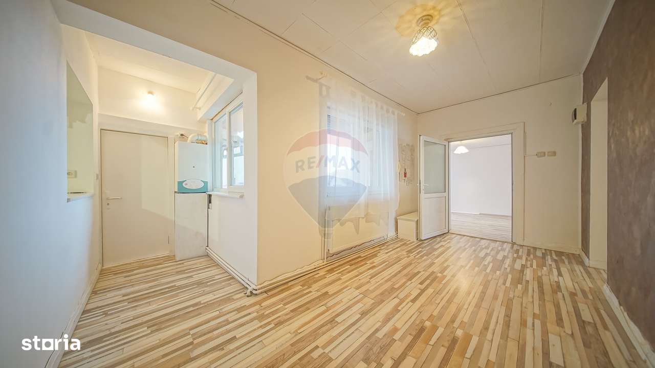 COMISION 0 | Apartament 4 camere + Curte | Zona Tractorul-11