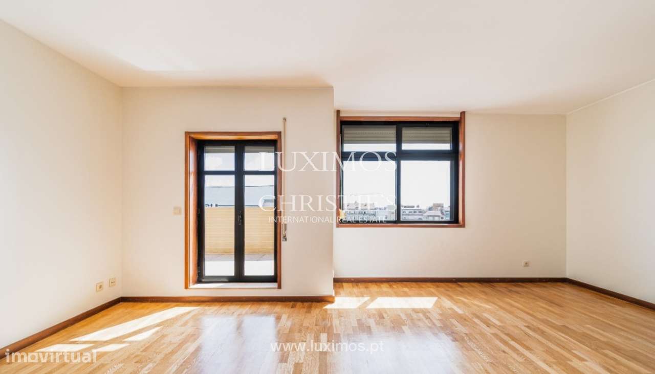 Apartamento T2 com terraços à venda no centro do Porto - Grande imagem: 4/20