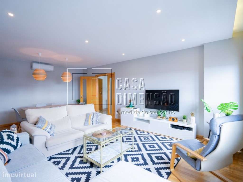 Apartamento de tipologia T2 na Serra de Carnaxide, como NOVO!!-15