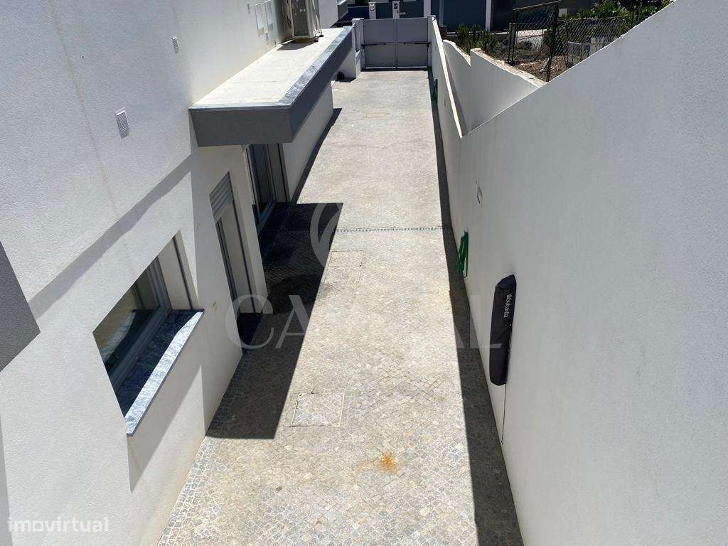 MORADIA T4 CONTEMPORÂNEA NO ZAMBUJAL, ALCABIDECHE-22
