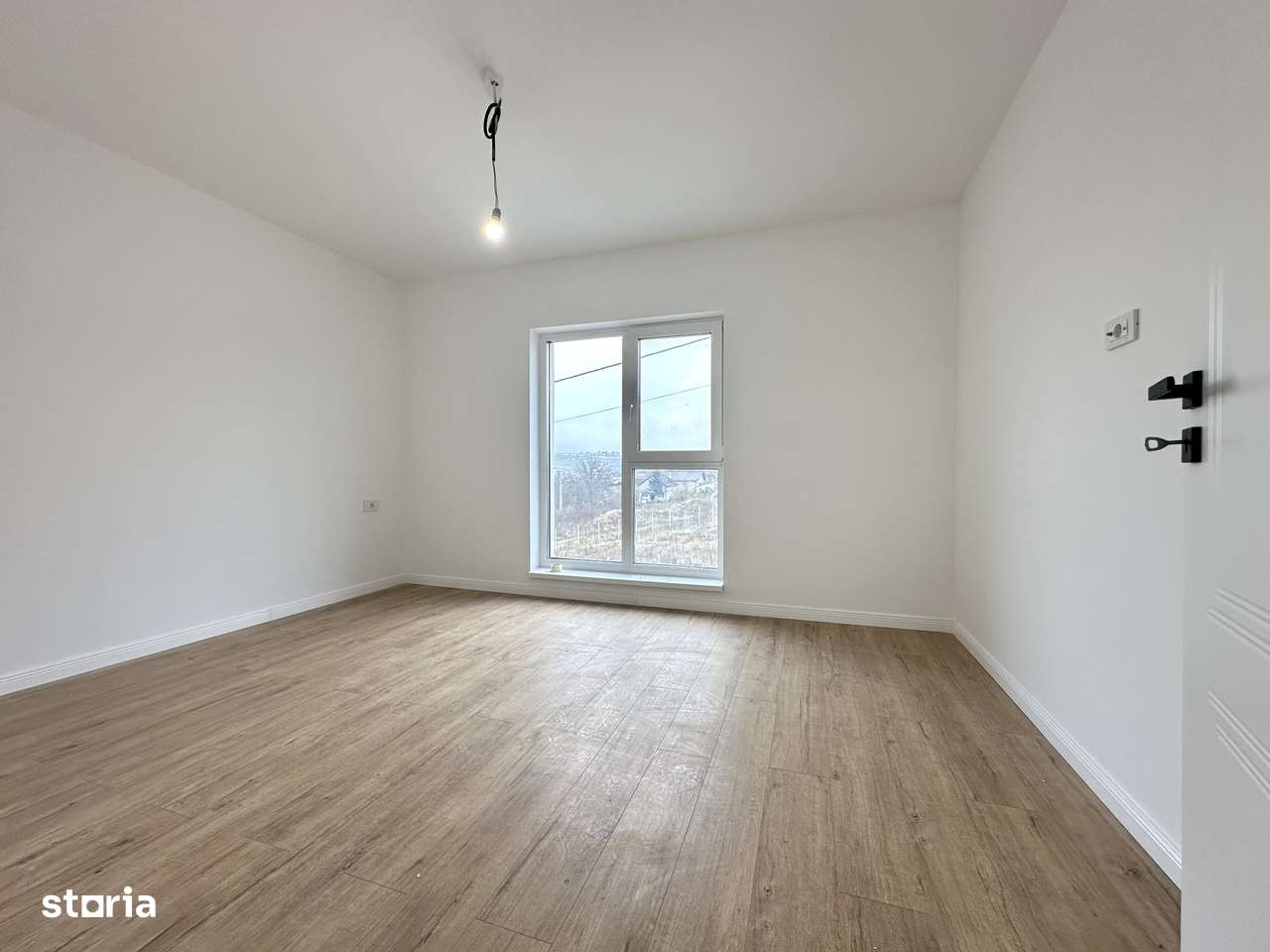 Casa 3 camere D 2 bai Teren 324mp zona Bucium Visan-3