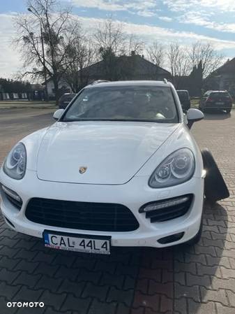 Porsche Cayenne Turbo - 2