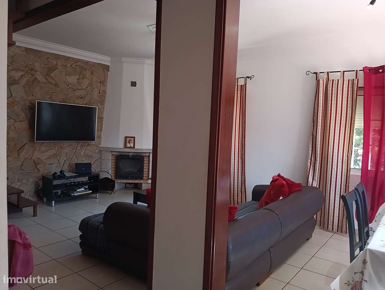 Moradia T6 com Piscina com garagem com alvará alojamento Local-8