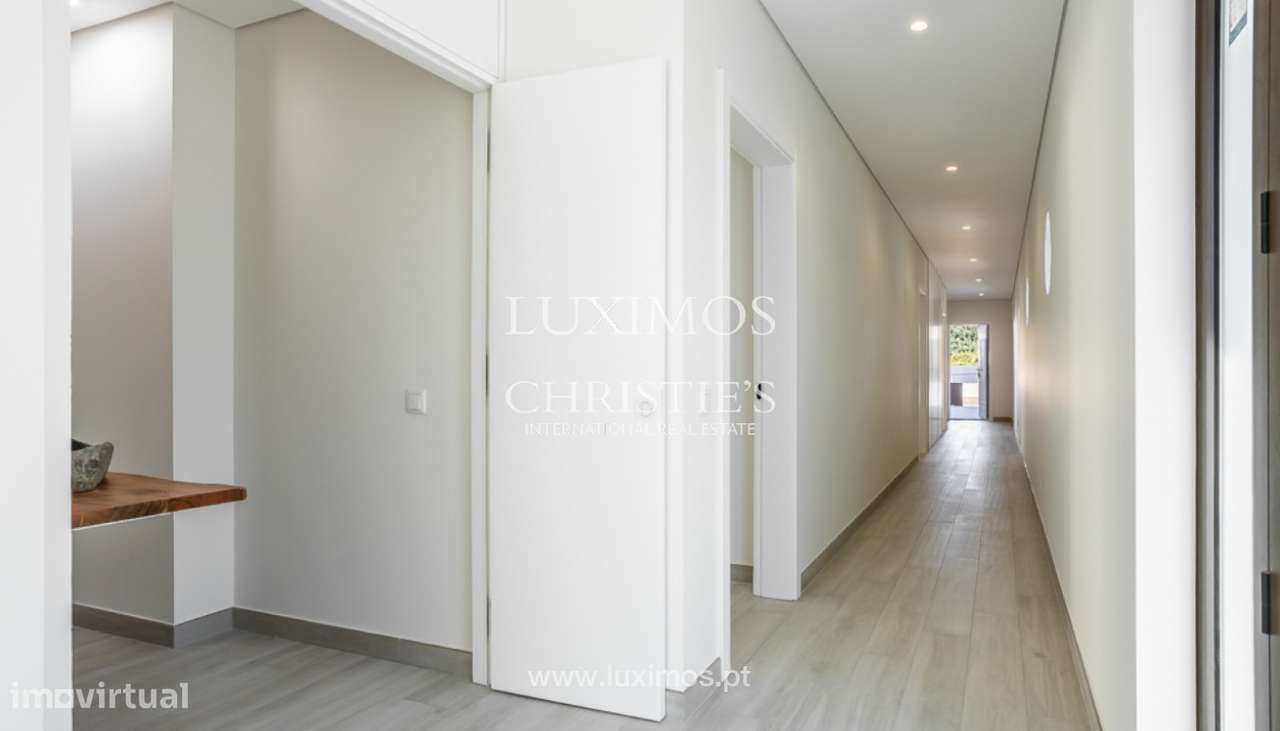 Moderna Moradia T3 com piscina em Monte Canelas, Portimão, Algarve - Grande imagem: 2/26