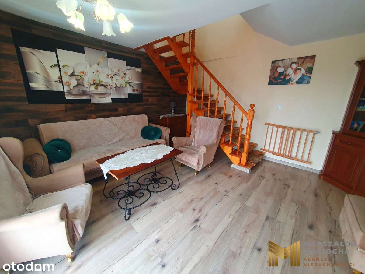 Rodzinny dom w zabudowie bliźniaczej Obora-1