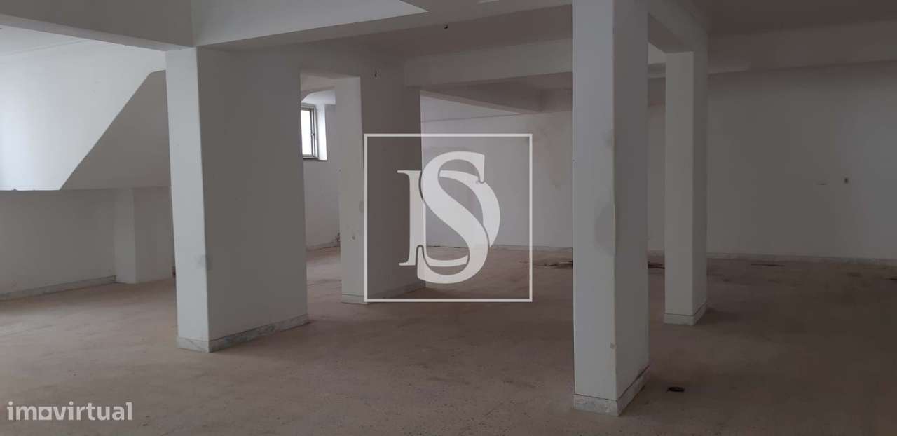 Espaço destinado a comércio ou armazém em Agualva-Cacém-7