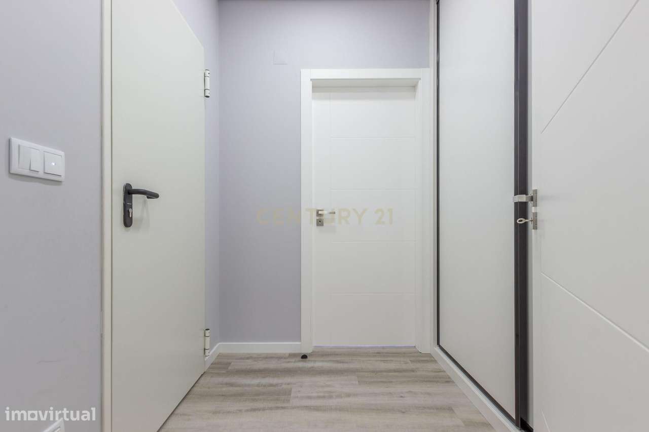 Vila Alegre / Fernão Ferro - Luxuosa moradia isolada térrea de 4 assoa-25