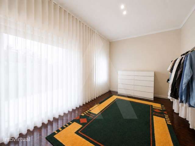 Apartamento T2 com terraço e garagem na Mamarrosa-10