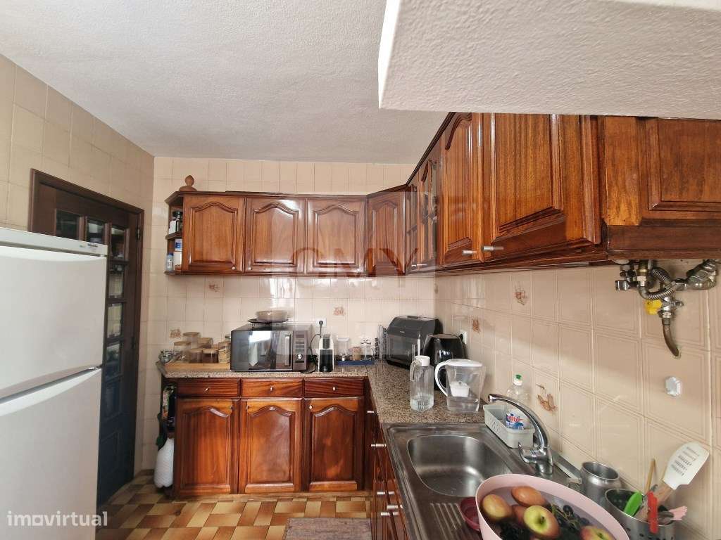 Moradia T4 mobilada e equipada na Rua Santo Condestável - Grande imagem: 5/18