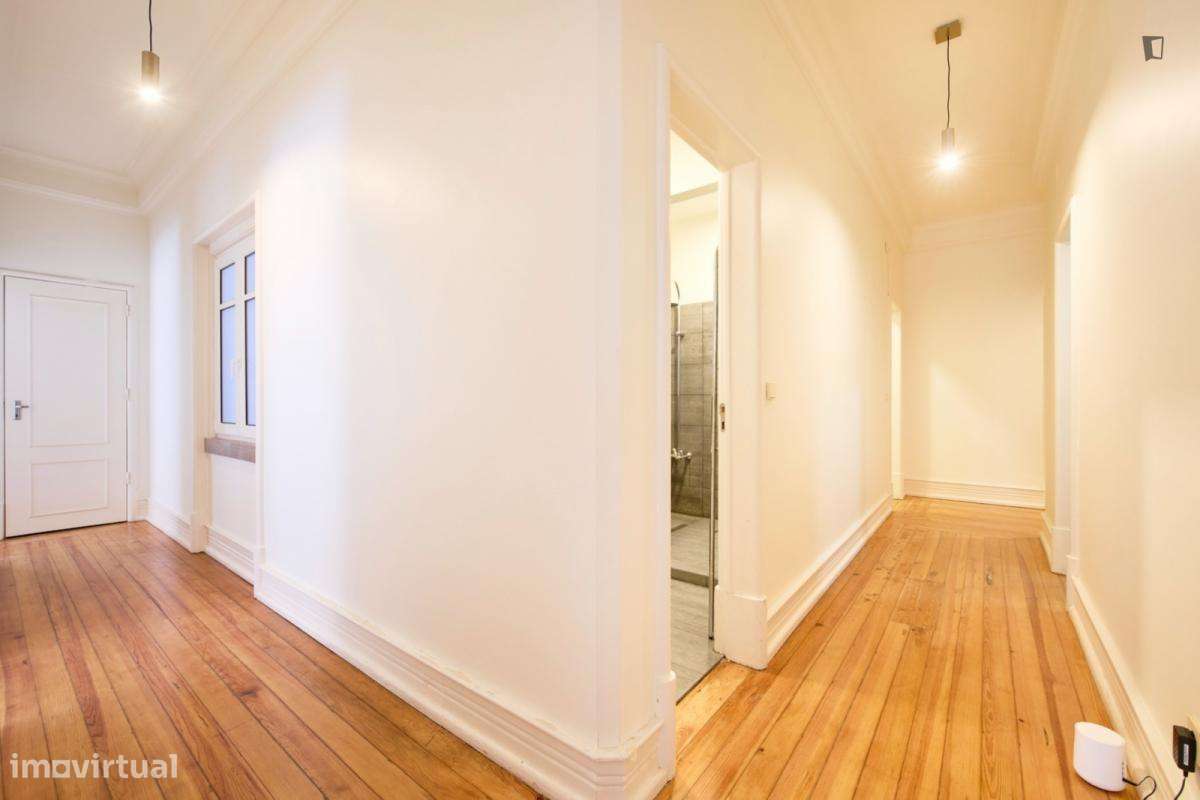 Quarto - localizado em Rato Lisbon - Grande imagem: 4/10