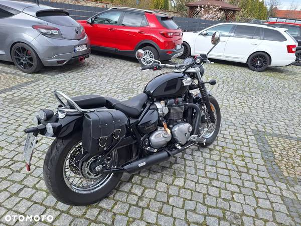 Triumph Bonneville - 3