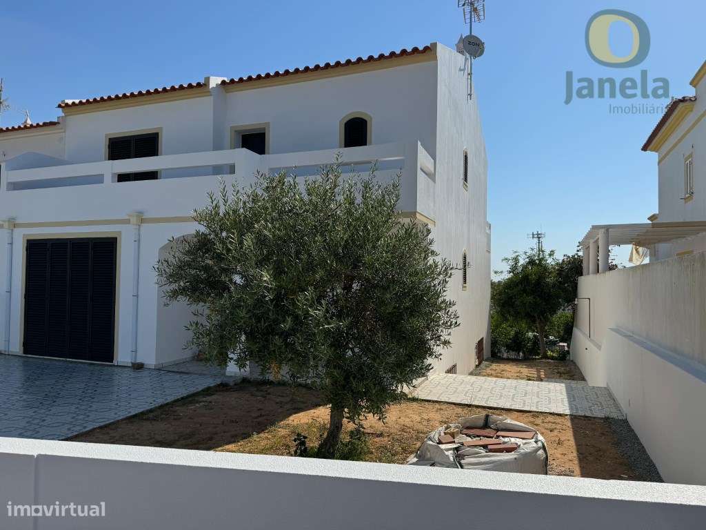 Moradia junto à praia do Cabeço e Praia Verde - Grande imagem: 2/14