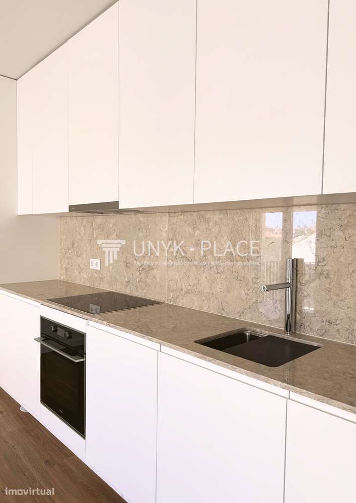 Estúdio moderno com varanda perto do rio Tejo, em Lisboa - Grande imagem: 4/26