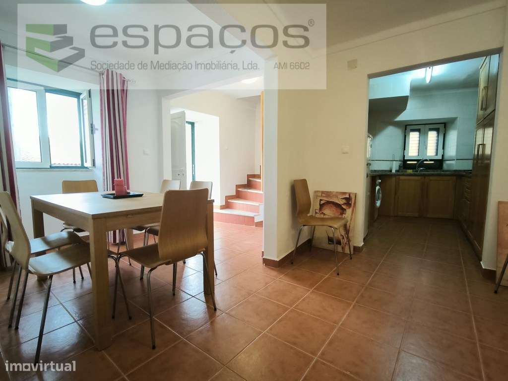 Moradia 4 Assoalhadas com garagem - Perdigão - Grande imagem: 1/18