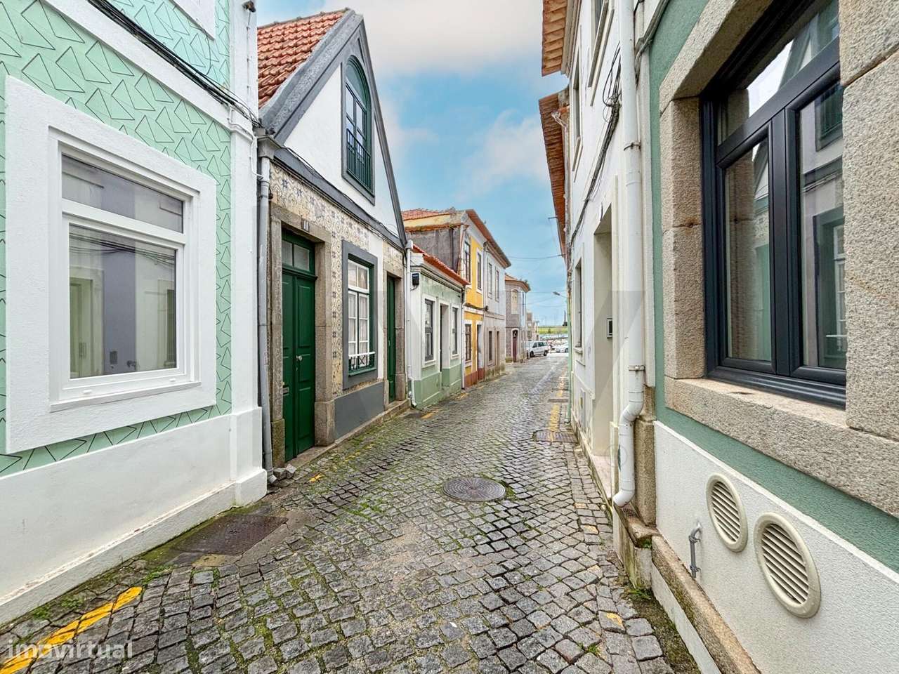 Moradia  Térrea com Sótão Beira Mar (para recuperar, inserida na Área - Grande imagem: 4/35