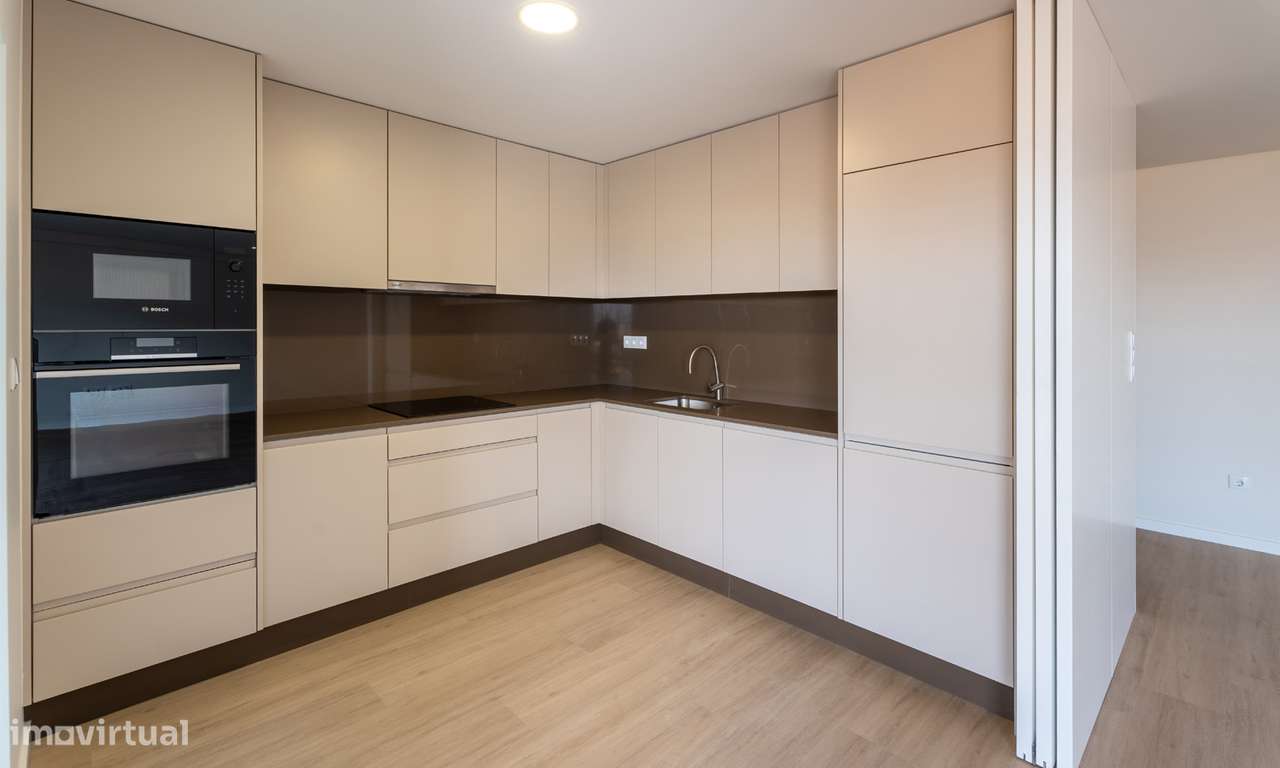 Apartamento T3 com 140 m2 mais 16m2 de varanda e garagem-5
