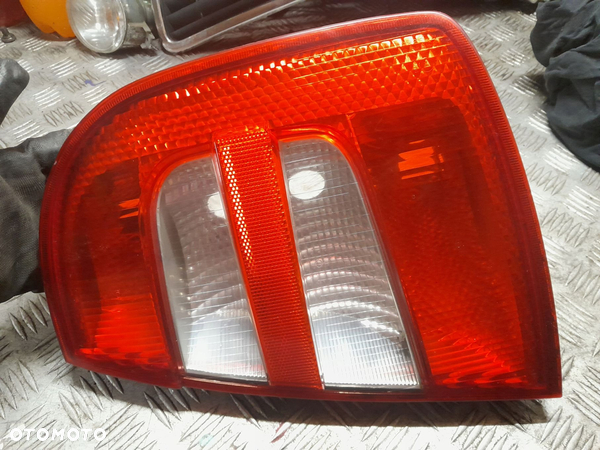 Skoda Fabia I 5D HB hatchback lampa prawa tylna prawy tył - 2