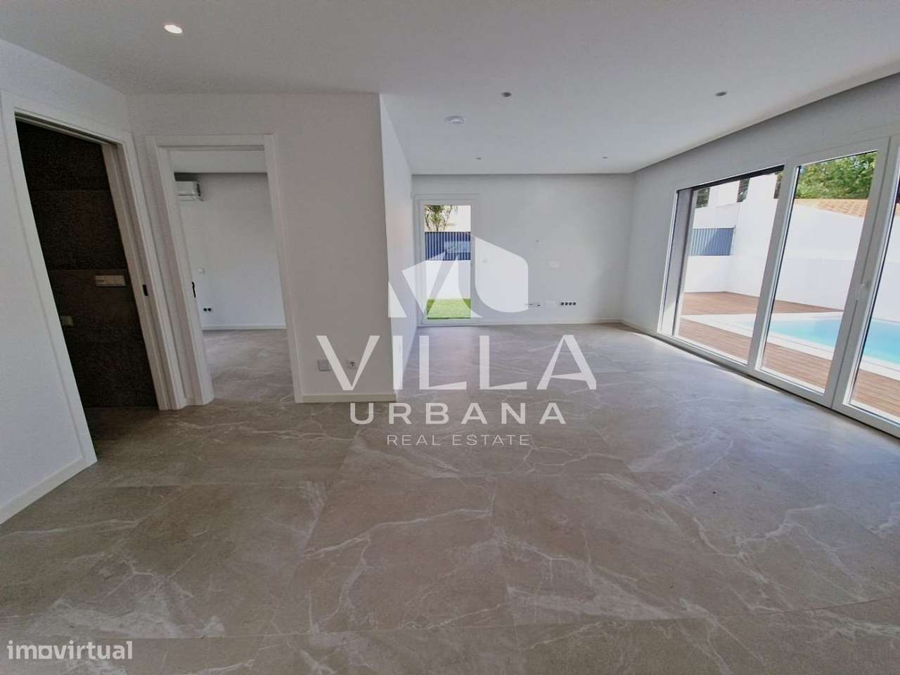 Moradia Isolada T4 com Piscina na Aroeira – A 5 Minutos da Praia da-17